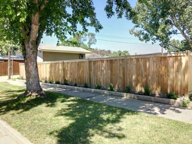1002 5th Street West 3<|><|>