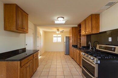 Kitchen (2)-FULL