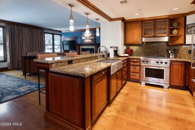 park_hyatt_4051_interior_kitchen_b