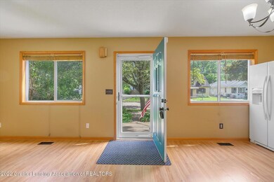 06-401-Fenton-WindowStill-Real-Estate-Ph