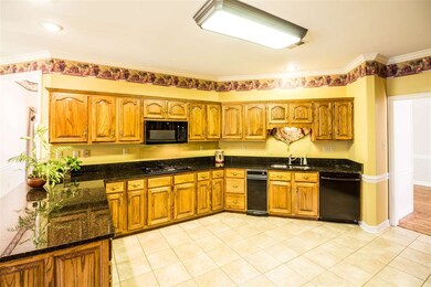 ENJOY COOKING IN THIS TERRIFIC KITCHEN WITH LARGE 