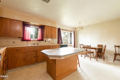 1715 E Ave D-10