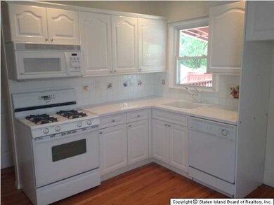 320 Chesterton Ave, Staten Island, NY 10306 - photo 2