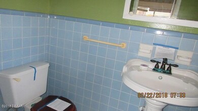 548 Bathroom 2