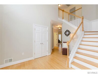 Another view of the foyer as you walk-toward the f