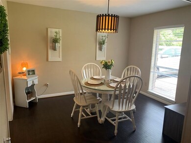 204 Skyview Terrace unit B, Friendswood, TX 77546 - photo 4