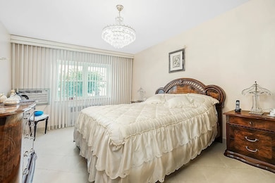 61-11 69th Place unit 1, Flushing, NY 11379 - photo 7