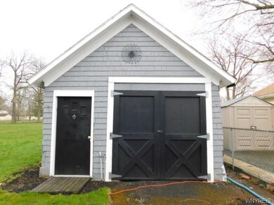 163 Stenzil St, North Tonawanda, NY 14120 - photo 4