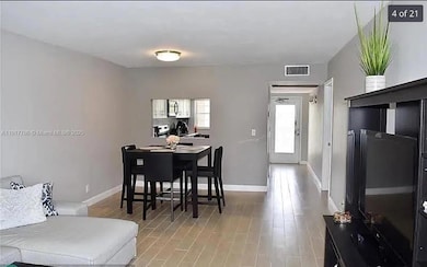 9230 Lagoon Place unit 215, Davie, FL 33324 - photo 4