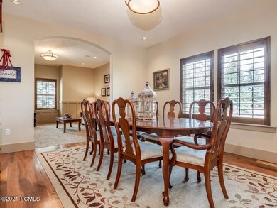 005_Dining Room