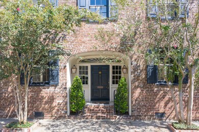 70 King St Charleston SC 29401-059-001-D