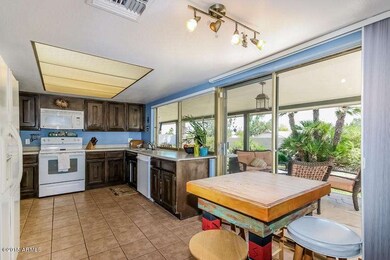 Kitchen-1574417-mls
