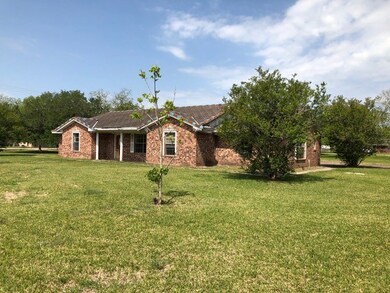 507 E San Bernard St, Brazoria, TX 77422 - photo 2