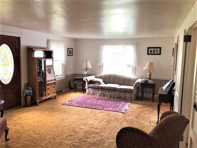 Living Room w/w carpet
