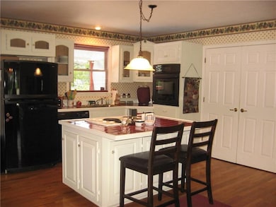 LARGE KITCHEN WITH CENTER ISLAND