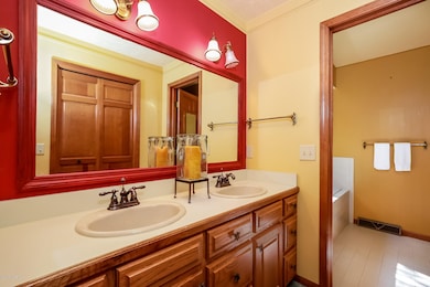 015-Master_Bathroom-3317167-medium