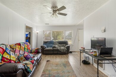 120 W 9th St S, Claremore, OK 74017 - photo 4