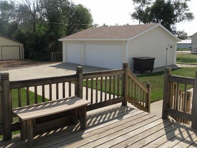 310 B St S, Glen Ullin, ND 58631 - photo 3