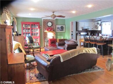 Den/Family/Great Room - Wood stove does not convey