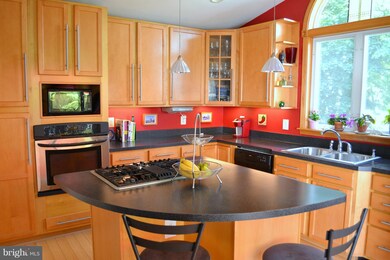 613 Hilltop Rd, Catonsville, MD 21228 - photo 2