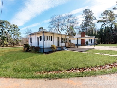 1903 Lynnwood Dr, Statesville, NC 28677 - photo 3