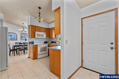 1153 Martin Ct S, Salem, OR 97306 - photo 7