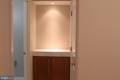 12756 Heron Ridge Dr, Fairfax, VA 22030 - photo 6