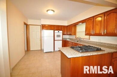 1724 W 37th St, Davenport, IA 52806 - photo 4