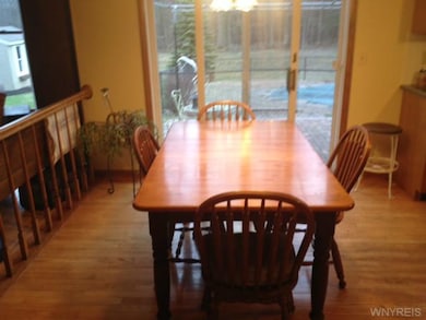 Kitchen Kitchen Eating Area