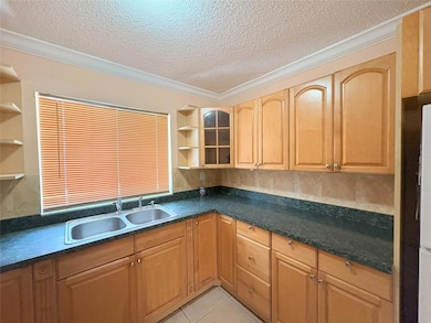 2760 W 62nd Place unit 203, Hialeah, FL 33016 - photo 5