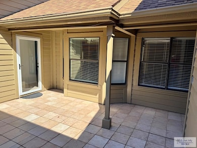 storm door on house
