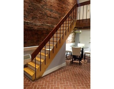 166 Commercial St unit 1R, Boston, MA 02109 - photo 5