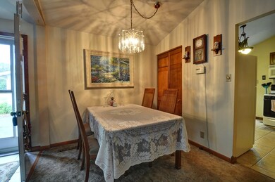 150 Sioux Ave, Carpentersville, IL 60110 - photo 4