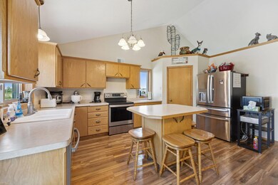 1909 Eastern Star Cir, Sauk Rapids, MN 56379 - photo 6