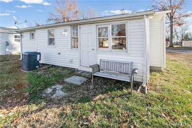 150 Maple St, Carrollton, IL 62016 - photo 4