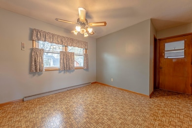 32 S Pontiac Dr, Janesville, WI 53545 - photo 5