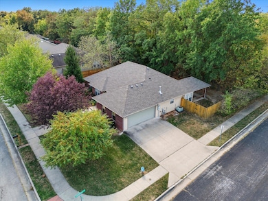 2605 Shamrock Dr, Columbia, MO 65202 - photo 2