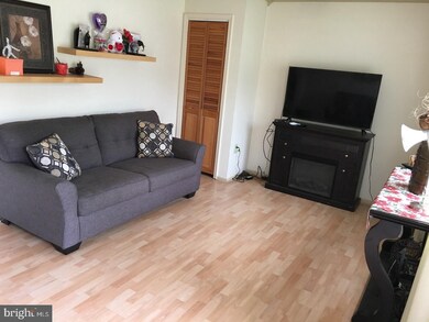 125 Sturbridge Dr, Sicklerville, NJ 08081 - photo 4