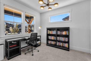 19201 NW Mount Shasta Dr, Bend, OR 97701 - photo 4