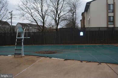 605 Center St unit 102, Herndon, VA 20170 - photo 3