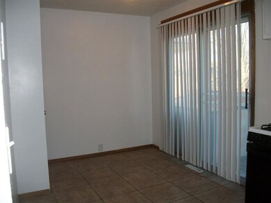 1217 Hillandale Rd, Davenport, IA 52804 - photo 3