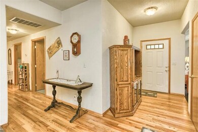 2470 Savannah Dr, Central Point, OR 97502 - photo 2