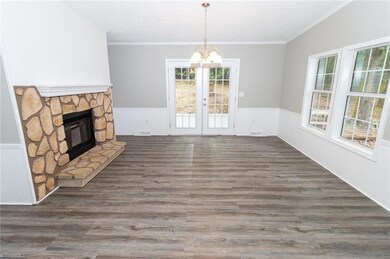 1605 Red Wolf Ln, Asheboro, NC 27205 - photo 2