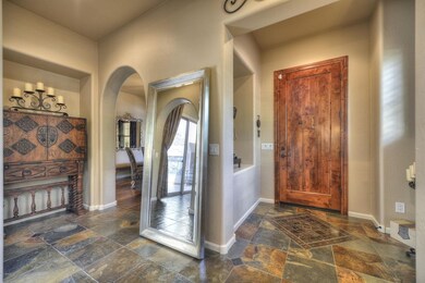 004_Dining-Foyer