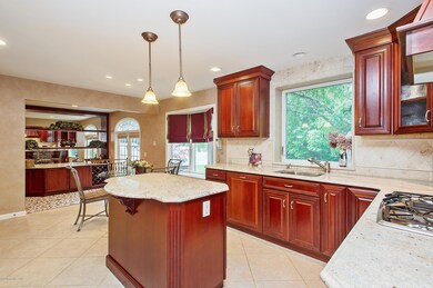 06_4MorningsideDrive_5_Kitchen_HiRes