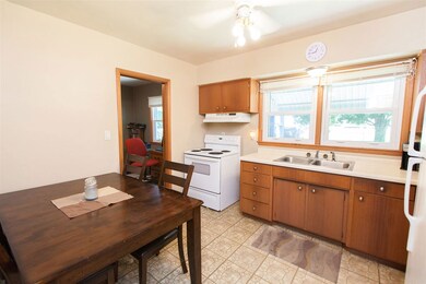 1246 Deloris Dr, Waterloo, IA 50701 - photo 6