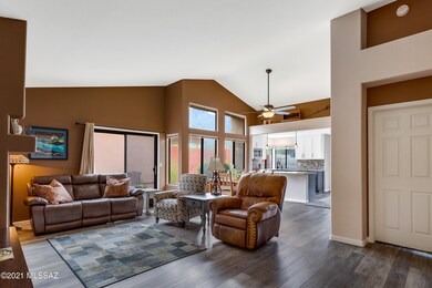 230 E Highcourte Ln, Tucson, AZ 85737 - photo 5