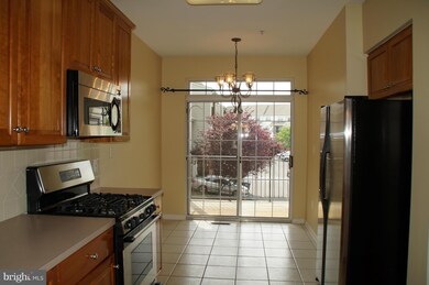 1606 Hunting Creek Dr unit A, Alexandria, VA 22314 - photo 6