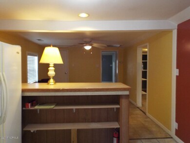 005 Kitchen & Dining Area