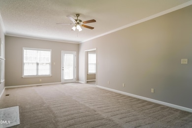 003-photo-living-room-10887127